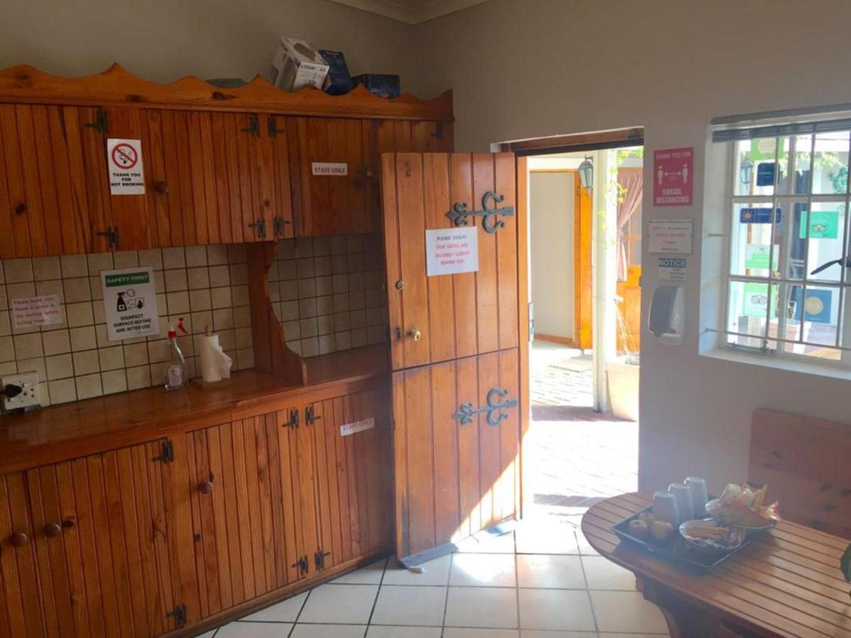 Jembjo'S Knysna Lodge & Backpackers ภายนอก รูปภาพ
