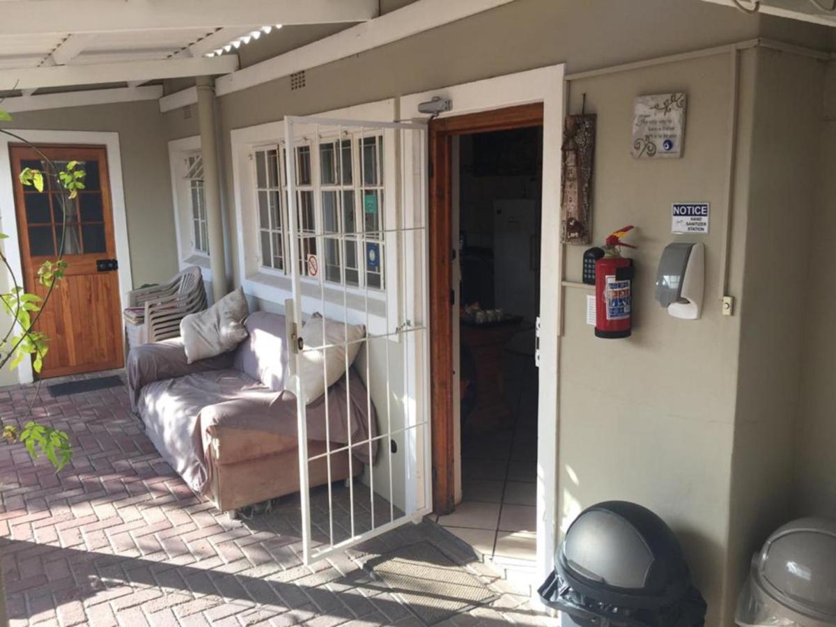 Jembjo'S Knysna Lodge & Backpackers ภายนอก รูปภาพ