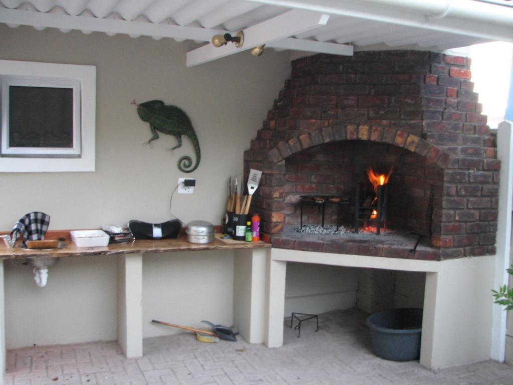 Jembjo'S Knysna Lodge & Backpackers ภายนอก รูปภาพ