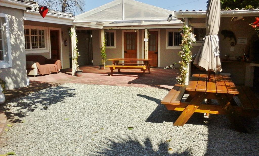 Jembjo'S Knysna Lodge & Backpackers ภายนอก รูปภาพ