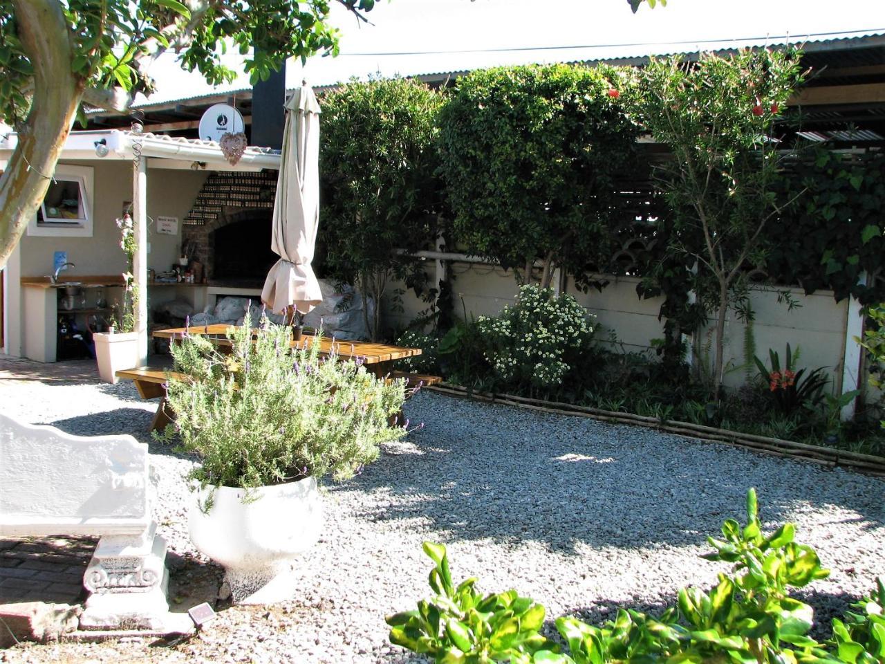 Jembjo'S Knysna Lodge & Backpackers ภายนอก รูปภาพ