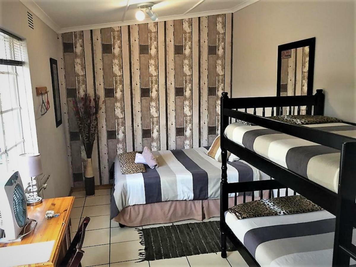 Jembjo'S Knysna Lodge & Backpackers ภายนอก รูปภาพ