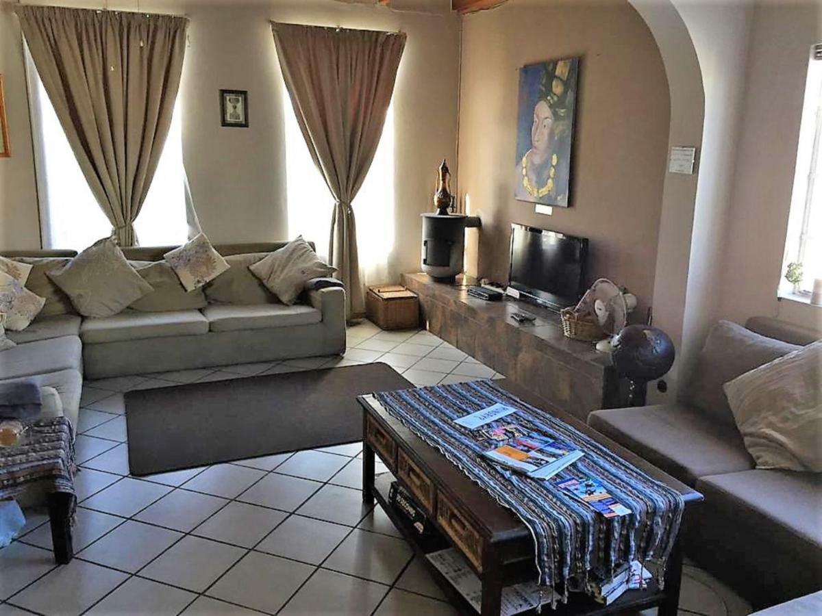 Jembjo'S Knysna Lodge & Backpackers ภายนอก รูปภาพ