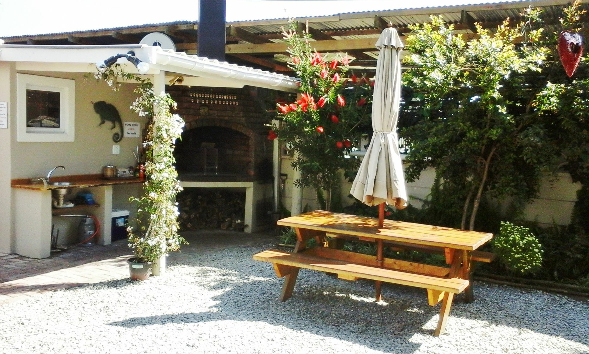 Jembjo'S Knysna Lodge & Backpackers ภายนอก รูปภาพ