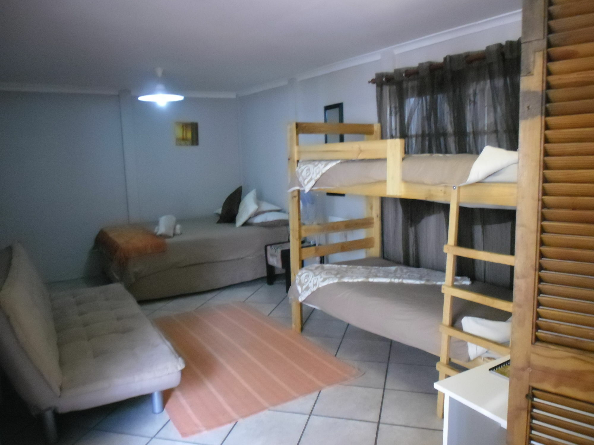 Jembjo'S Knysna Lodge & Backpackers ภายนอก รูปภาพ