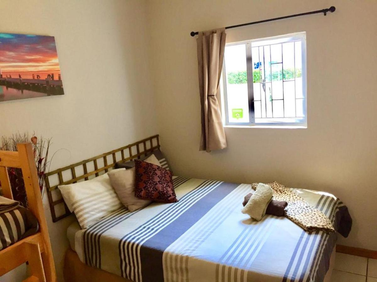 Jembjo'S Knysna Lodge & Backpackers ภายนอก รูปภาพ