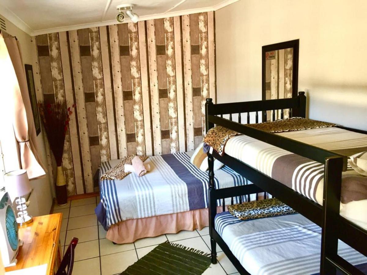 Jembjo'S Knysna Lodge & Backpackers ภายนอก รูปภาพ